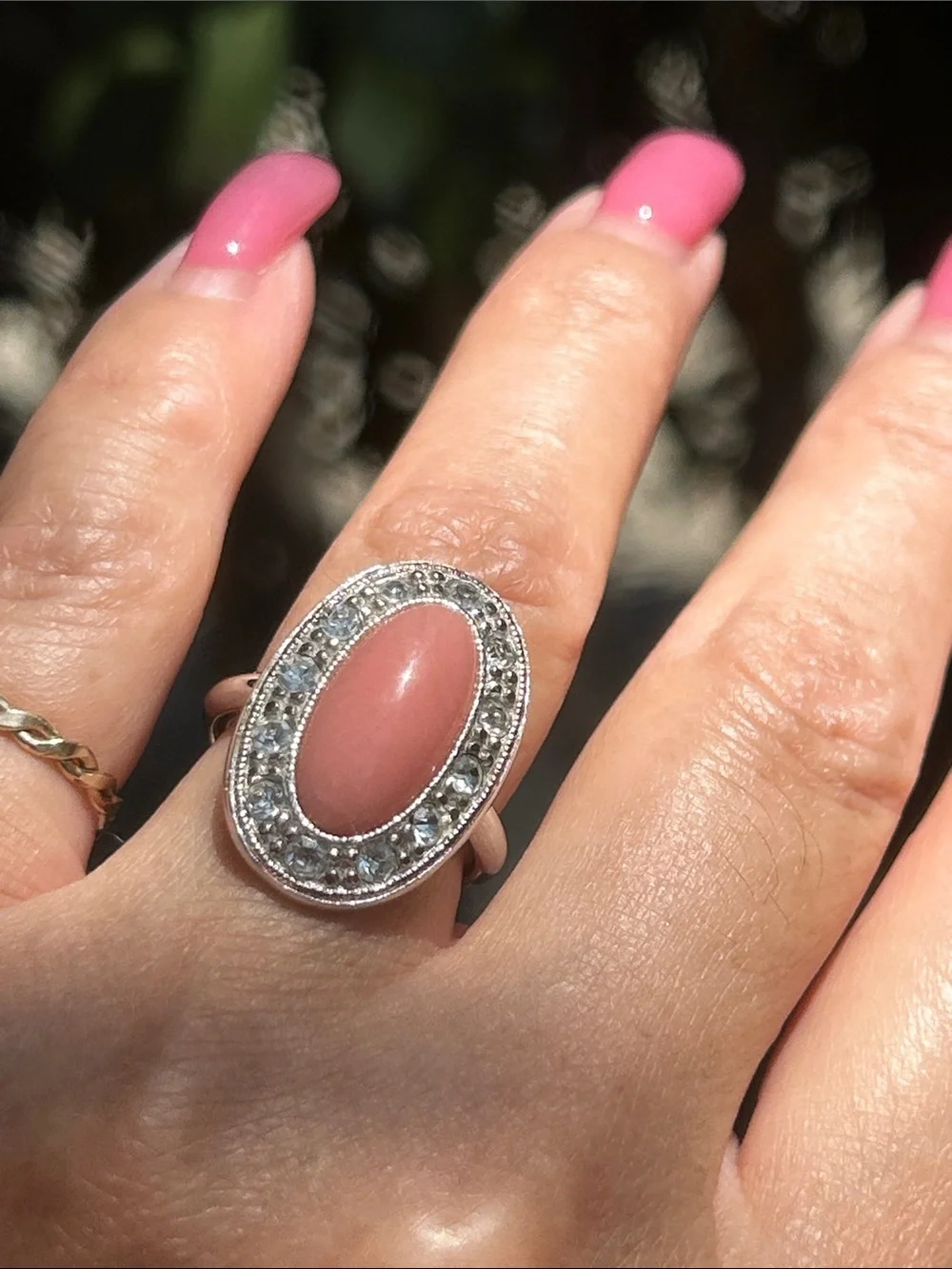 Vintage Avon “Pale Fire” Faux Coral Ring Size 6-7